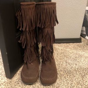 Fringe boots